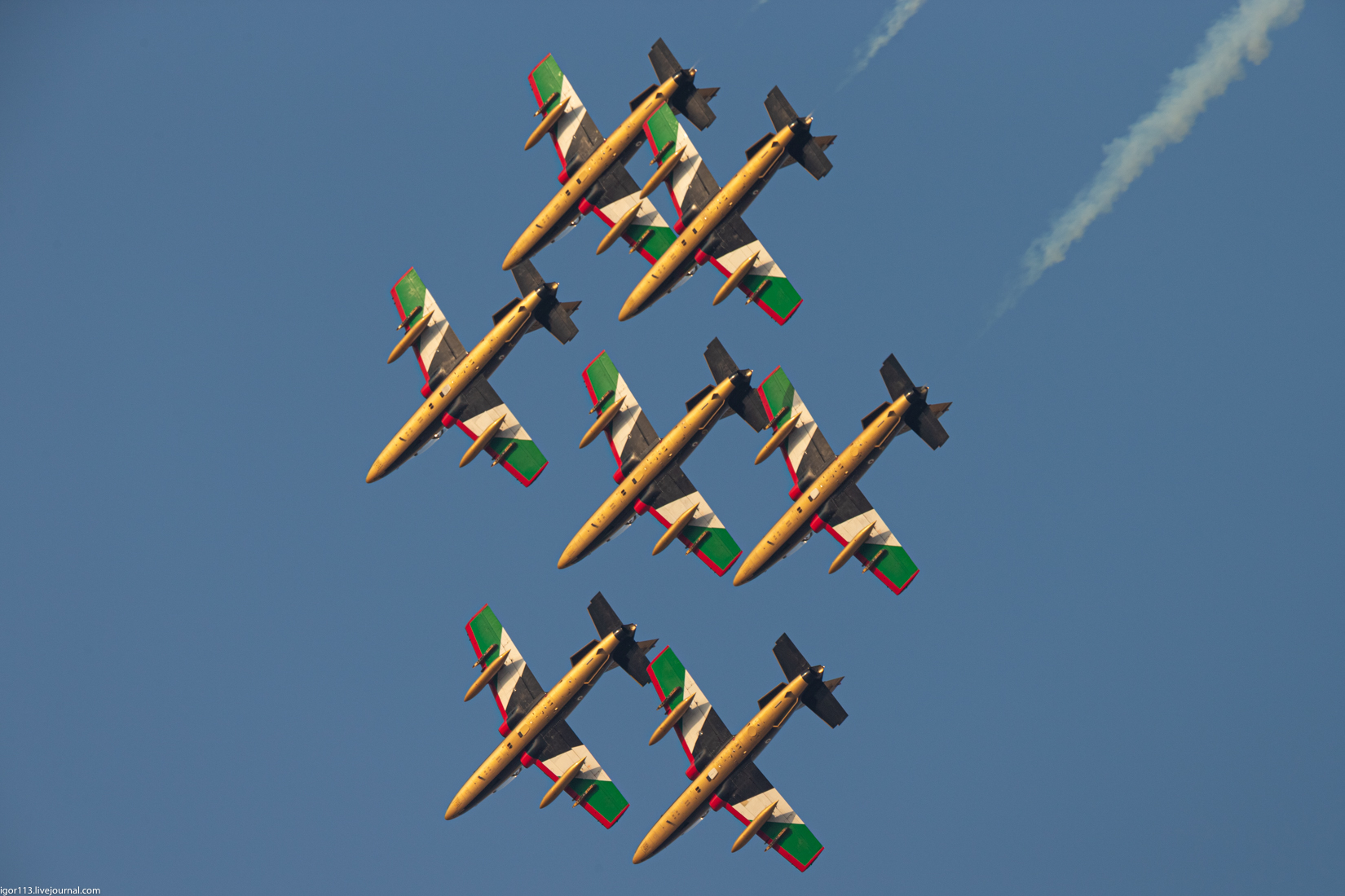 Буревестники (пилотажная группа). Пилотажная группа арабских Эмиратов. Al Fursan пилотажная группа. Липецкая пилотажная группа.