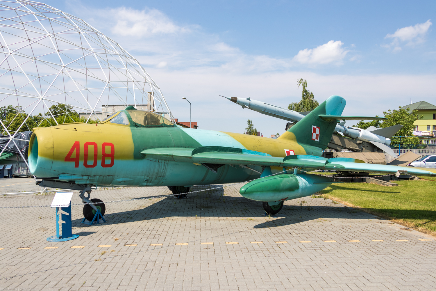 Museum Sil Powietrznych в Deblin: самолеты PZL Mielec Lim-5  и Lim-5R .