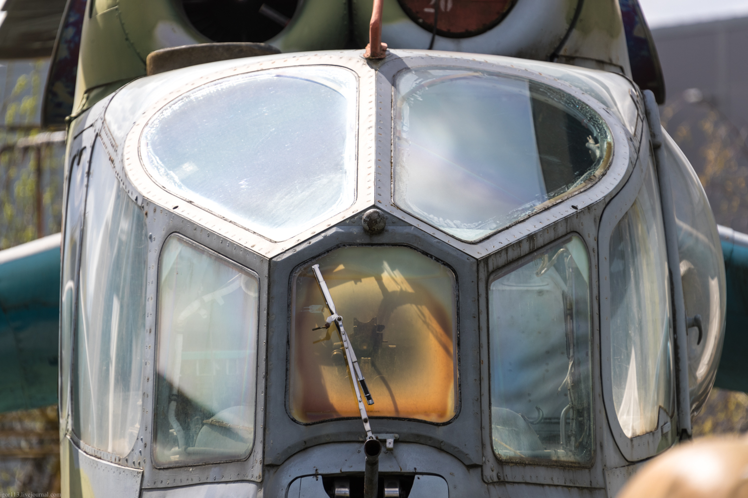 Авиамузей в Риге и Жулянах: многоцелевой ударный вертолет Ми-24А