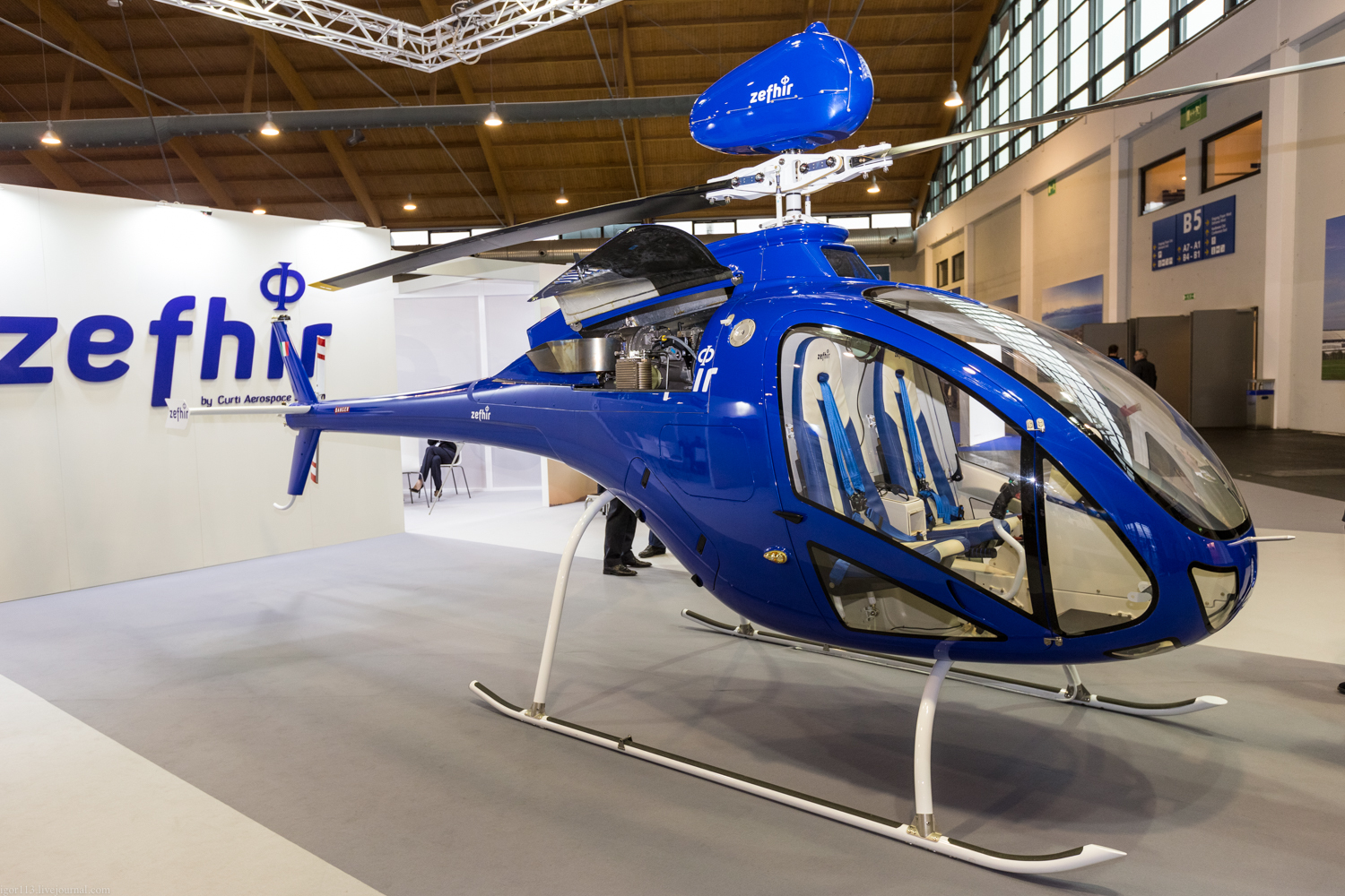 Aero-2019 Фридрисхафен: легкий итальянский турбовальный вертолет Curti Zefhir.