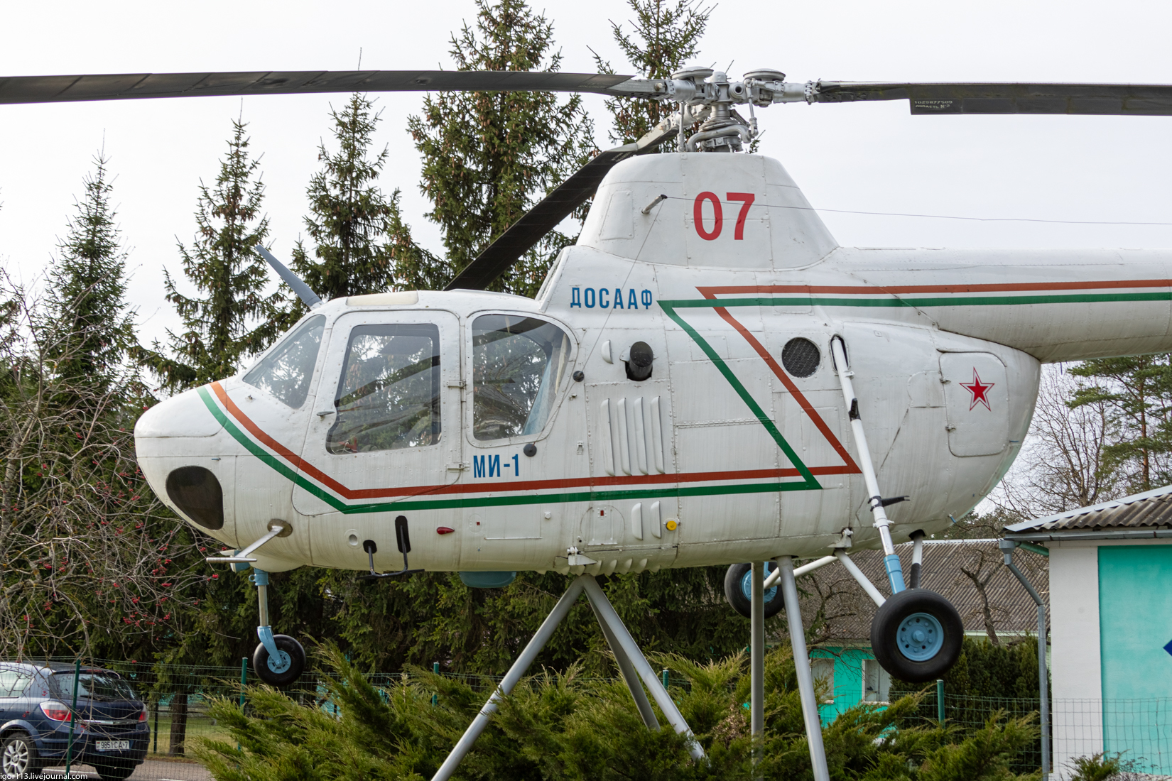 Авиационный музей в Минске ч2-1: вертолет Ми-1М 
