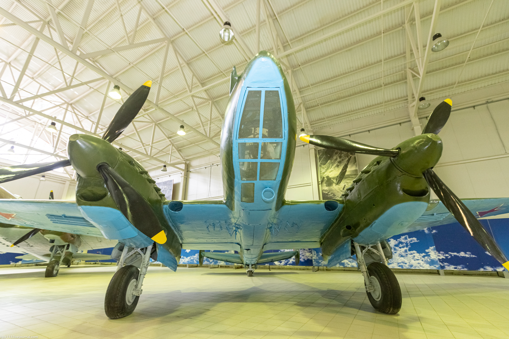 Музей ВВС Монино 030421 зал 2: пикирующий бомбардировщик Пе-2. 