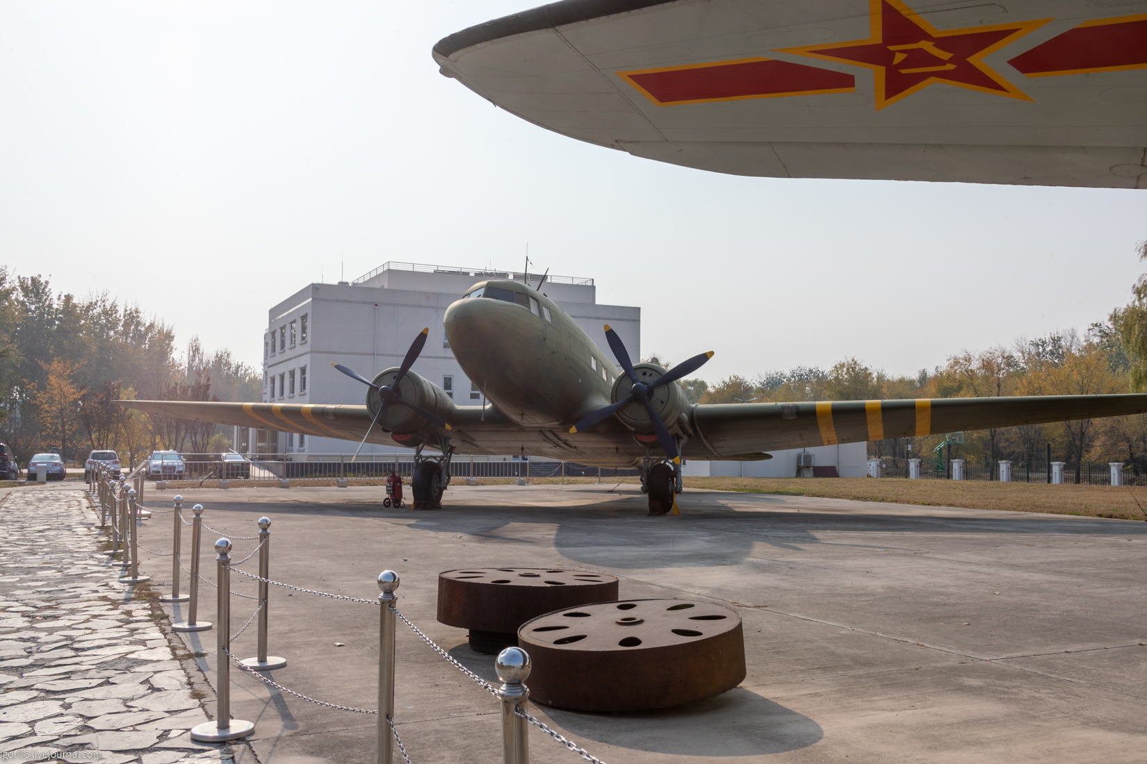 Поездка в Китай. ч37 Музей гражданской авиации ч1:Ли-2 зеленый.