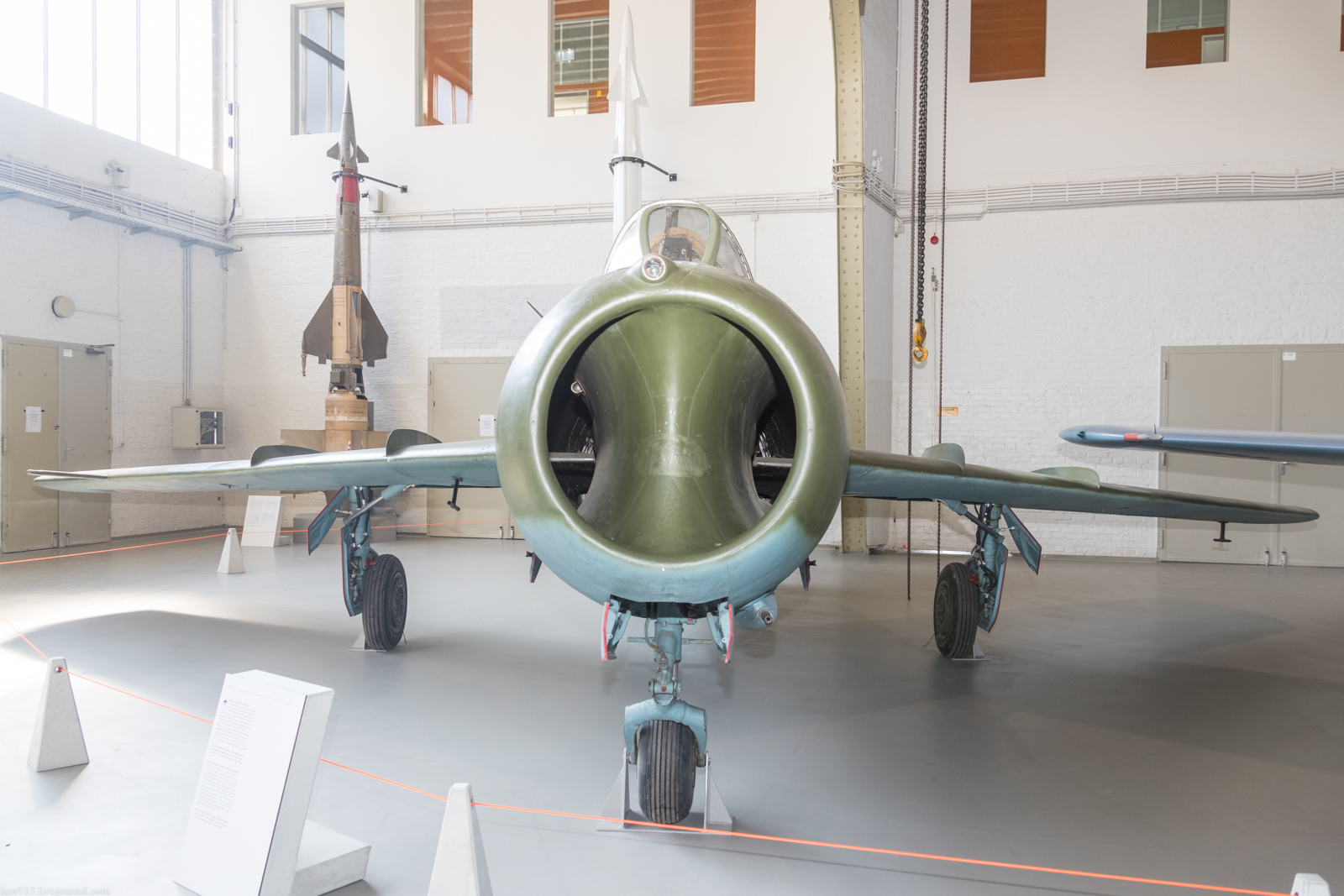 Музей люфтваффе в Берлине: учебно-тренировочный МиГ-15УТИ.