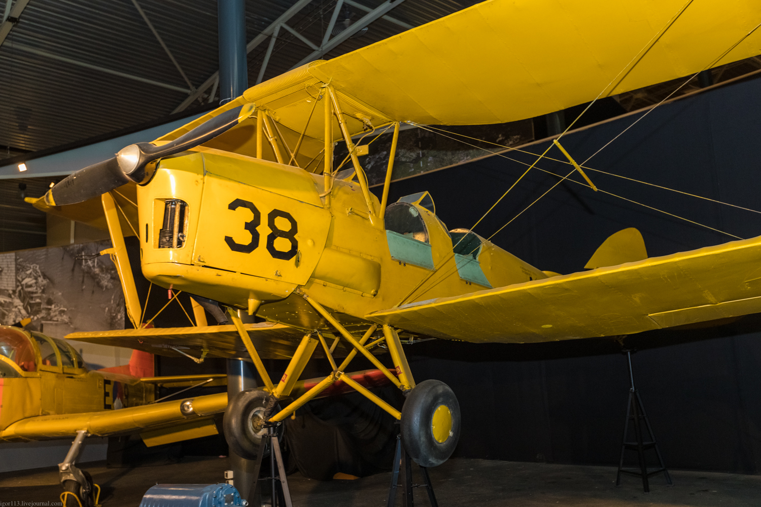 Aviodrome в Lelystad и Немецкий музей :  биплан De Havilland DH-82A Tiger Moth II.