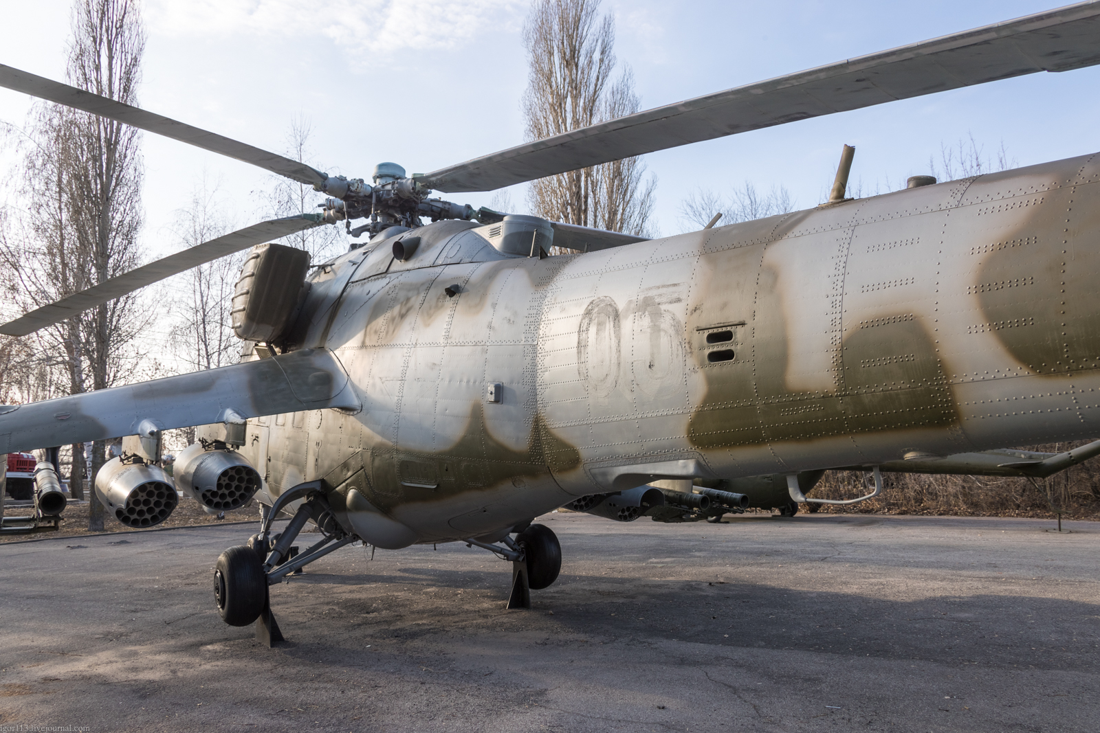Парк Победы в Саратове: многоцелевой ударный вертолет Ми-24В. 