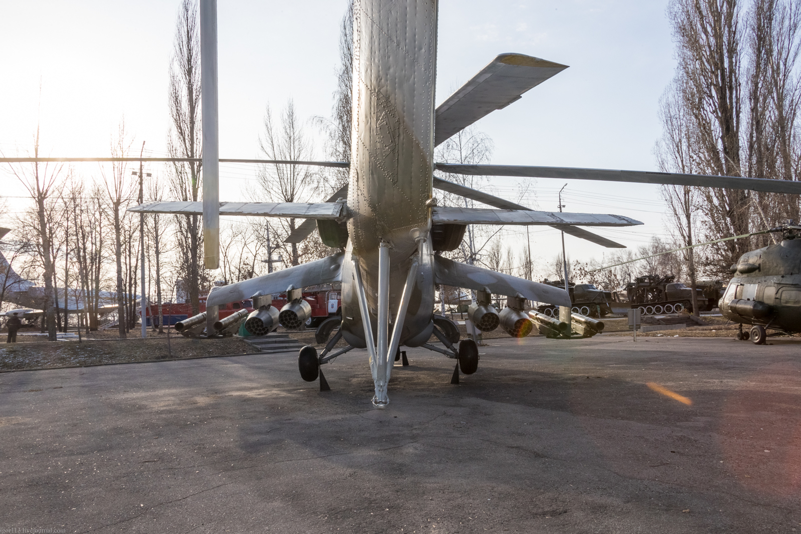 Парк Победы в Саратове: многоцелевой ударный вертолет Ми-24В. 
